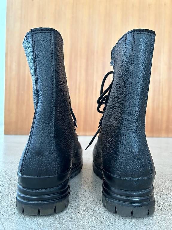 Scarpe da donna: Schweizer Armeestiefel, Gr. 38 – Usato da Domat/Ems venduto da lut_96v7 2