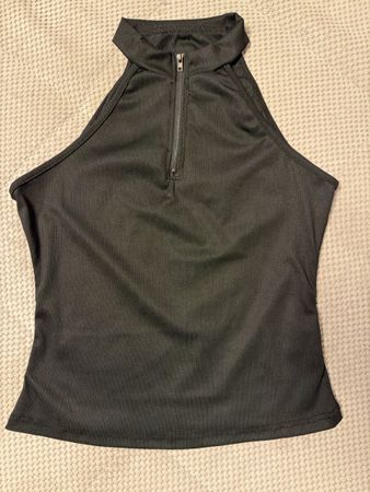 Damen Top schwarz mit Reissverschluss guter Zustand