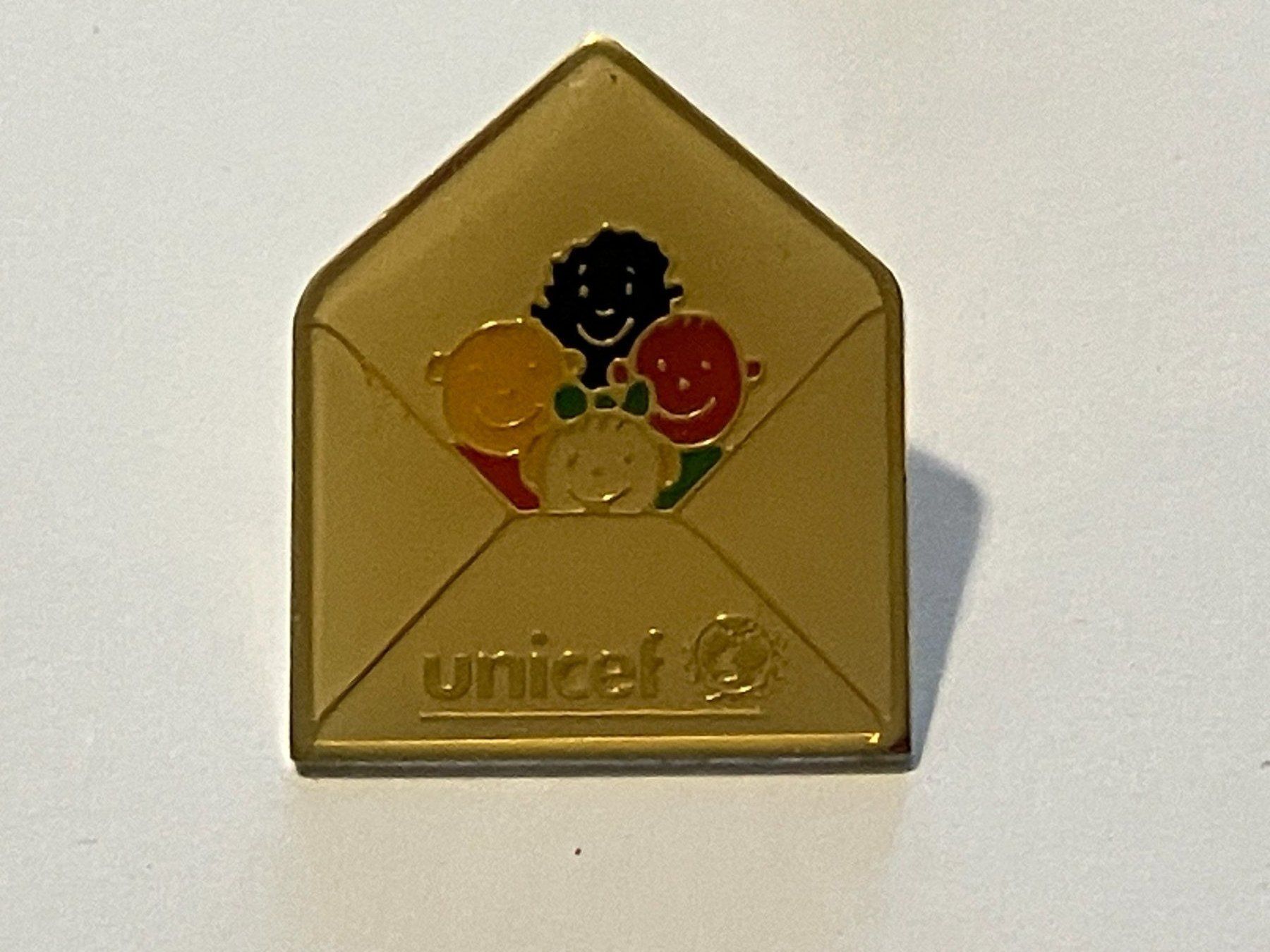 Plaketten & Abzeichen: 1 Pin Unicef Brief – Gebraucht aus Basel von djwwpp