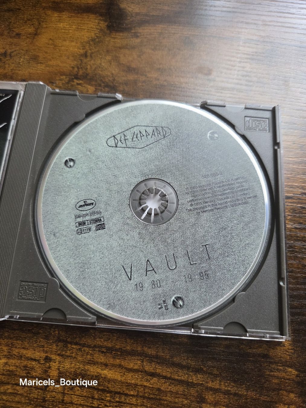 CDs: Def Leppard Vault CD 1980-1995 Good Condition – D'occasion à Winterthur par Maricels_Boutique 3