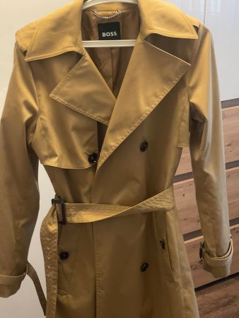 BOSS Damen Trenchcoat beige Grösse 38 neuwertig