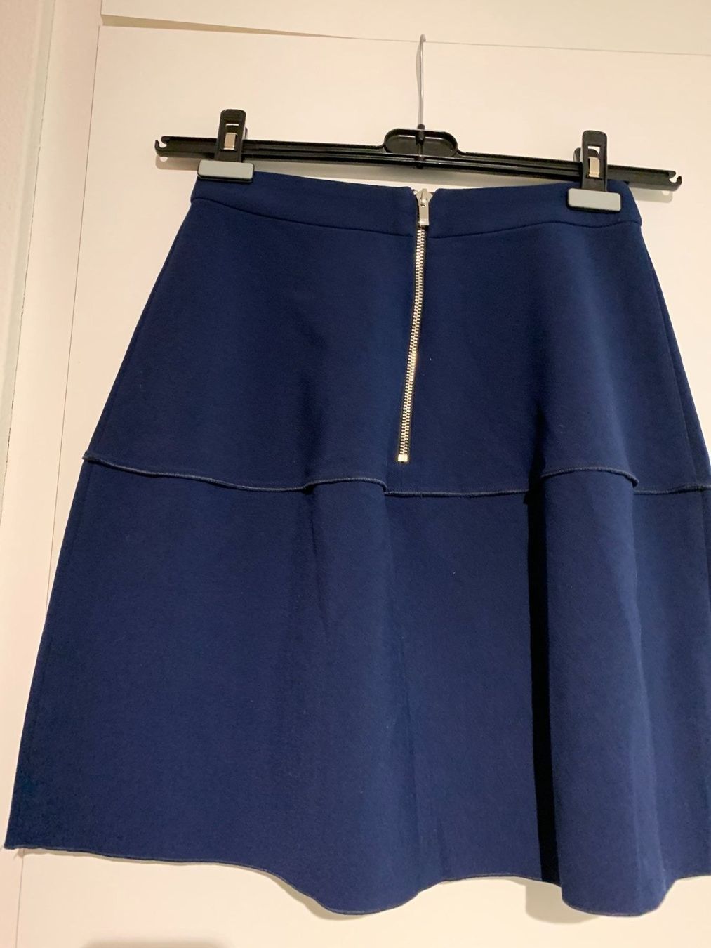 Hugo Boss Gonne: Blauer Rock von HUGO BOSS – Nuovo (secondo la descrizione) da Zürich venduto da kristina_korotysh 1