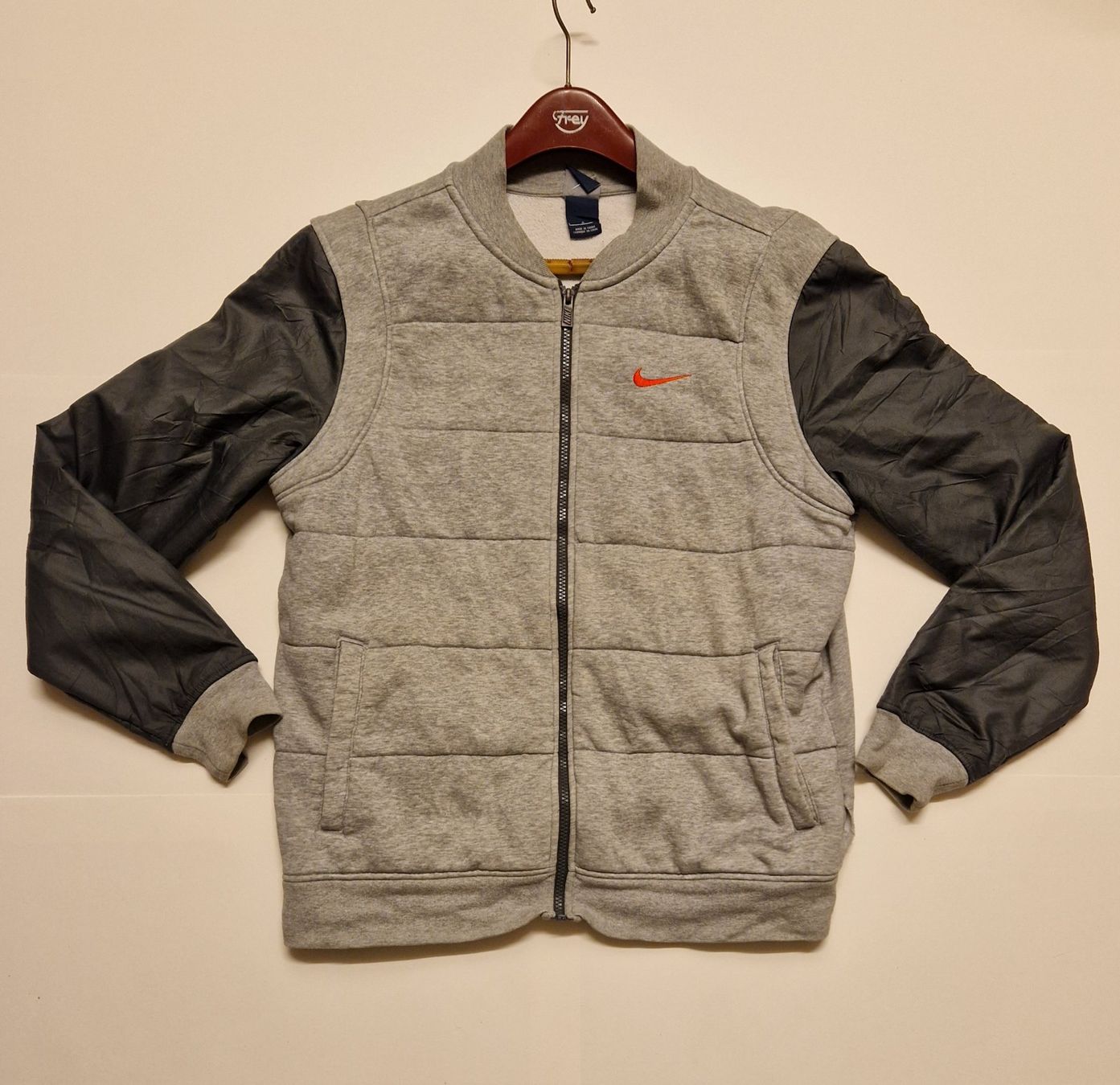 Nike Giacche: Vintage Nike Jacke – Usato da Kriens venduto da Wolly85