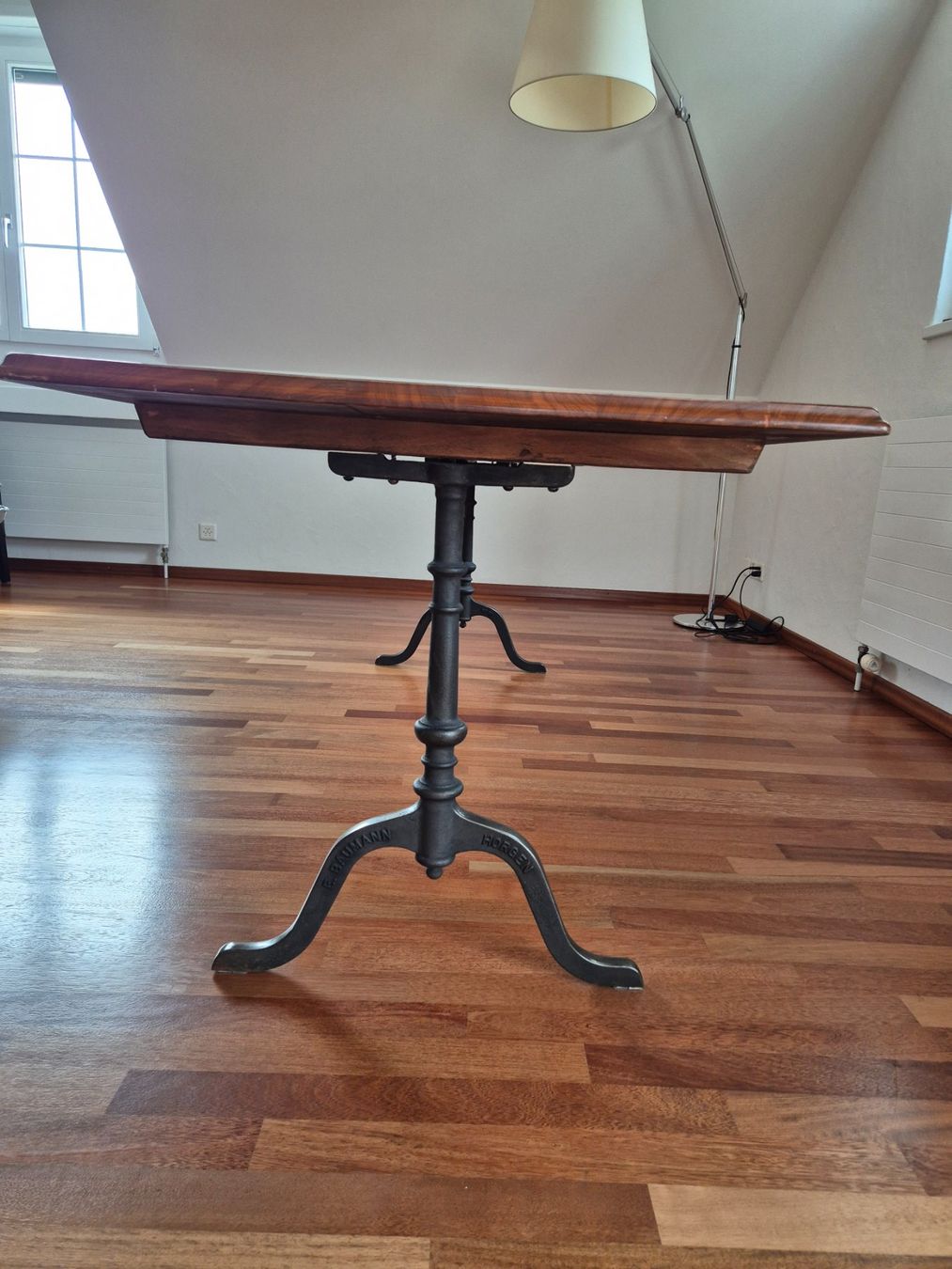 Tavoli: Antiker Beizentisch Nussbaum – Usato da Schneisingen venduto da sil_qb5m 2