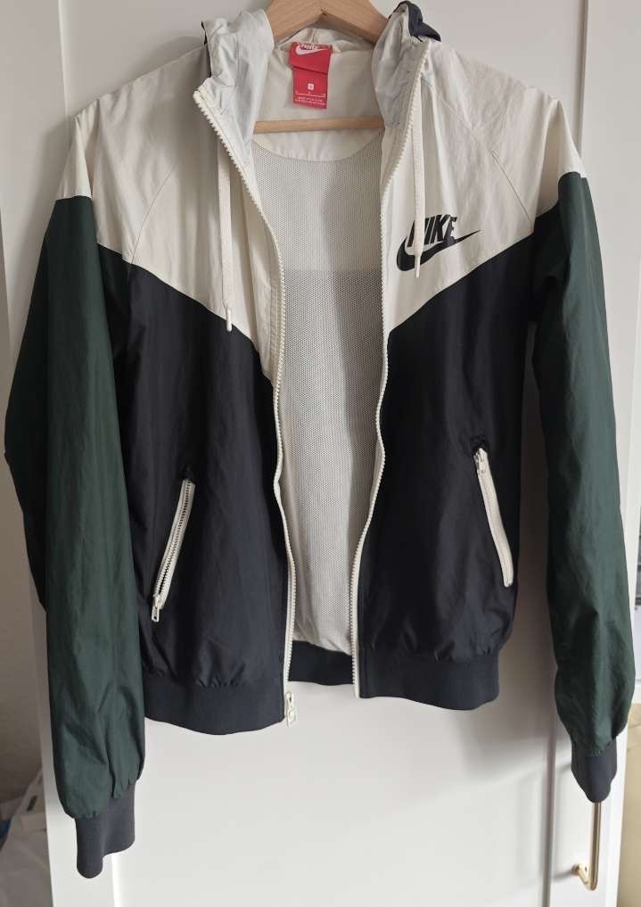 Nike Giacche: Nike Windbreaker – Usato da Steffisburg venduto da val_52y6
