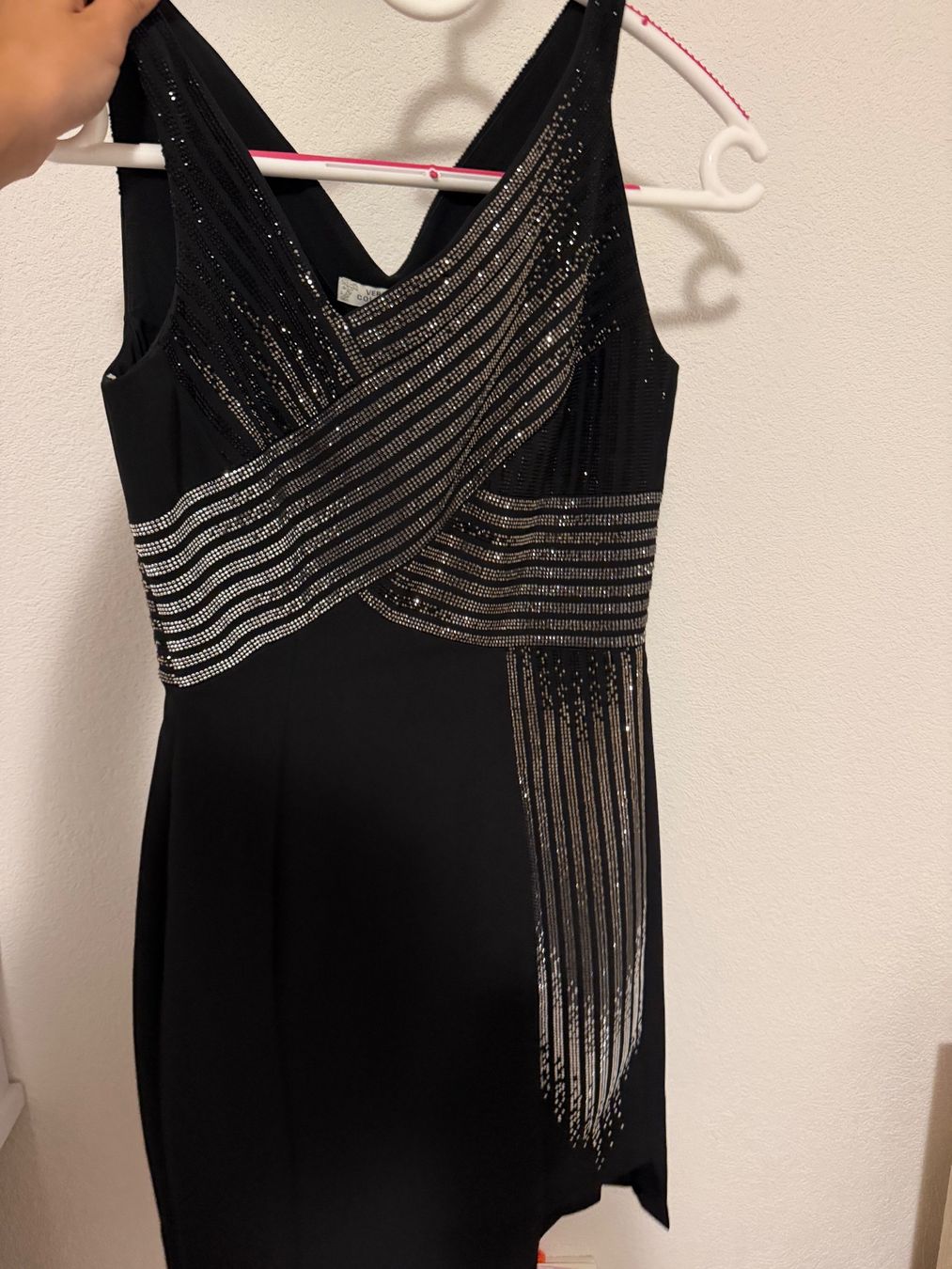 Versace Vestiti: Robe Versace Collection noire ornée de sequins taille S – Usato da Villeneuve VD venduto da jxste_dani