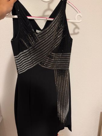 Robe Versace Collection noire ornée de sequins taille S