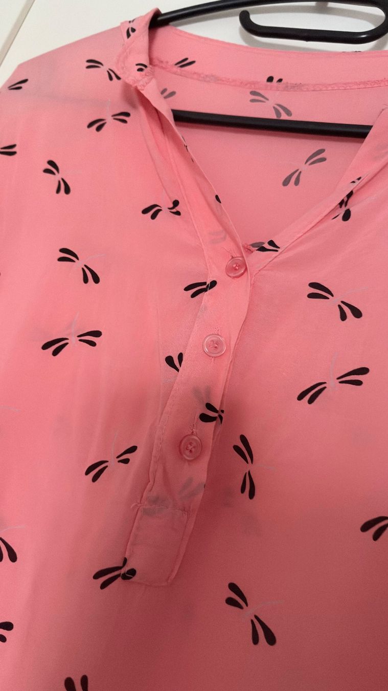 Blusen: • Tolle Bluse - mit Libellenmuster • – Gebraucht aus Basel von mendoza13 1