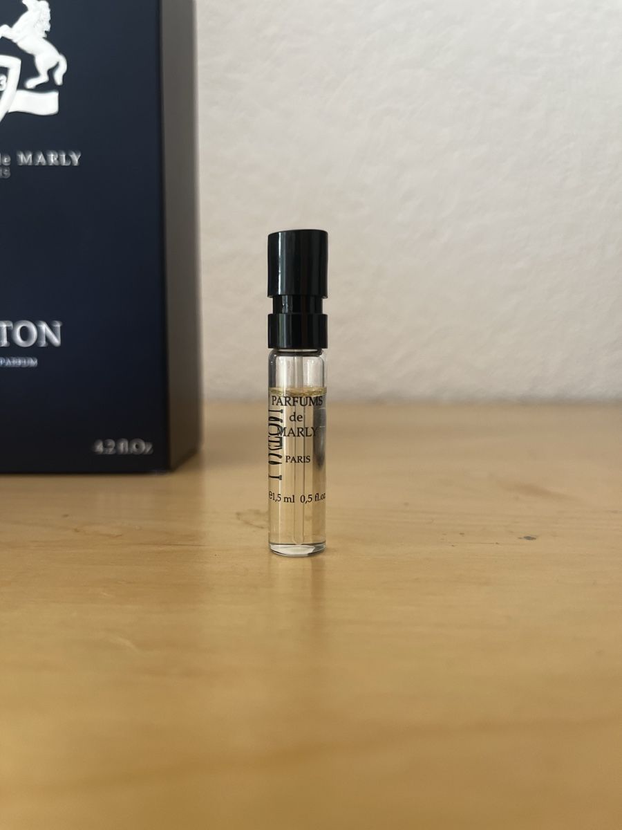 Profumi & Eau de Toilette: Parfums de Marly Layton original Probe/Mini 1,5 ml – Nuovo (secondo la descrizione) da Zürich venduto da max_l5qv 1