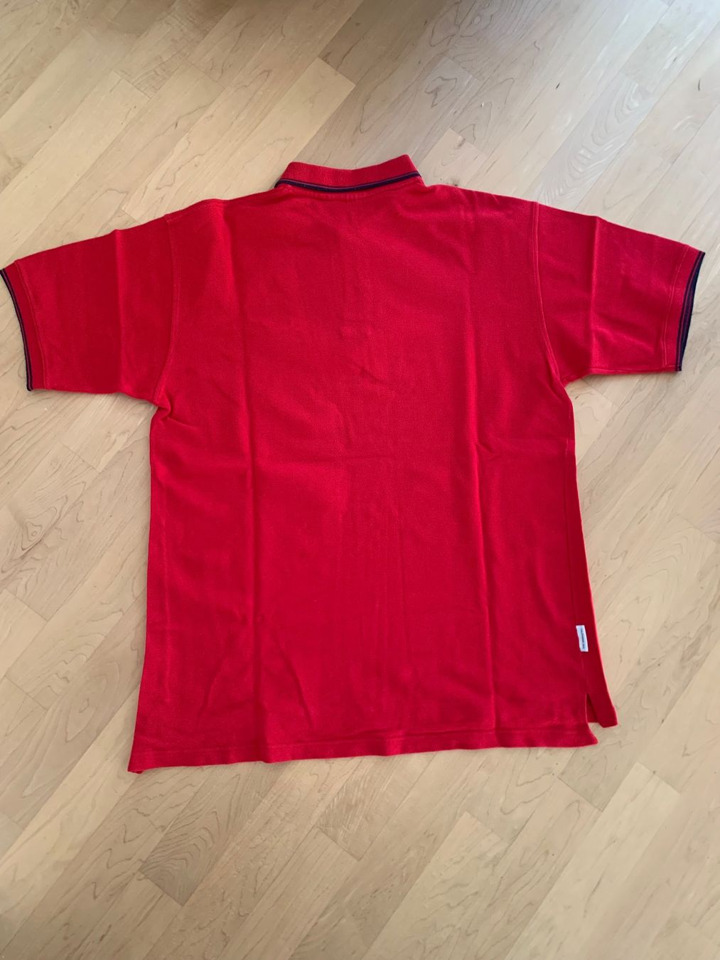 Magliette Polo: Bugs Bunny Polo Shirt – Usato da Ennetbaden venduto da usemiste 3