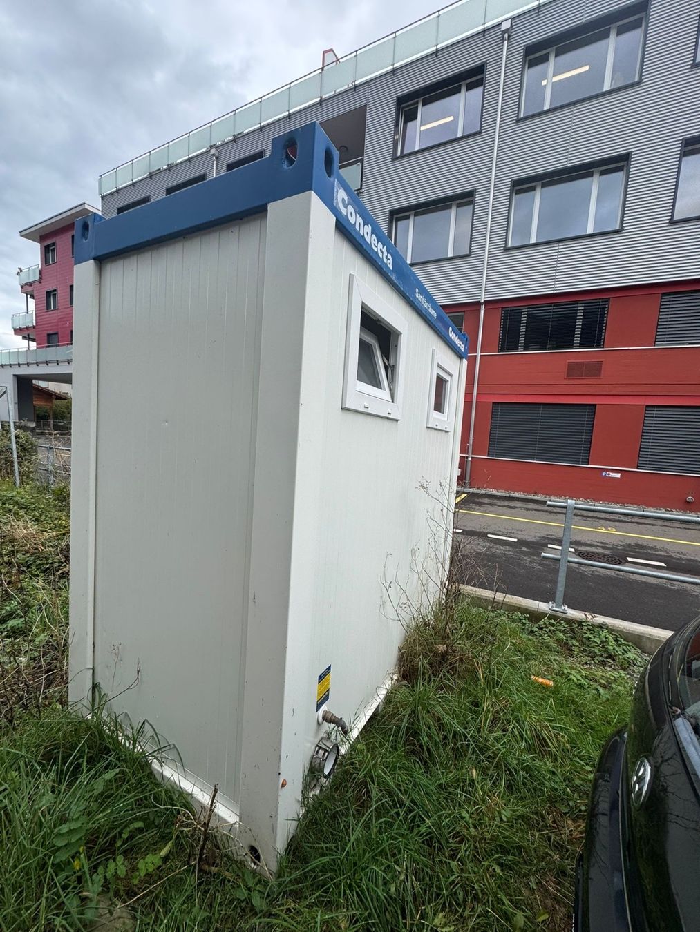 Baucontainer: Contecta Doppel-WC Anlage mit Boiler etc 2021 – Gebraucht aus Egg b. Zürich von SwissTradingAgency 1