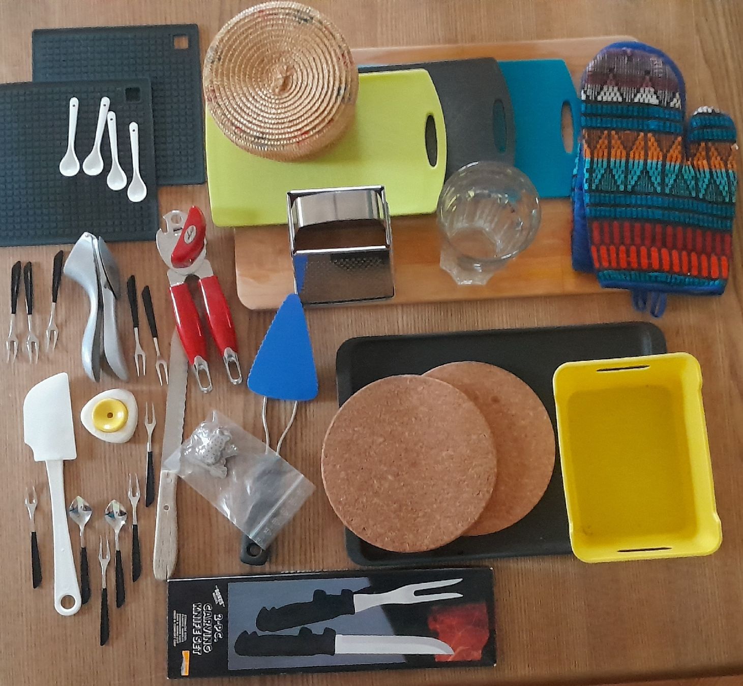 Set di piatti: Flohmarkt, Küchenkonvolut – Usato da Adlikon b. Andelfingen venduto da Kraemse 1