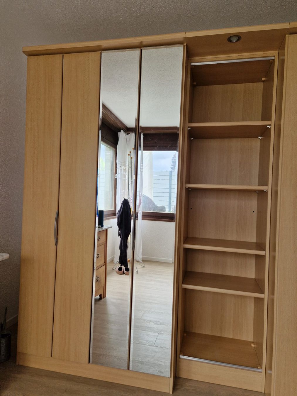 Armadi: Kleiderschrank – Usato da Dürnten venduto da bekanira 1