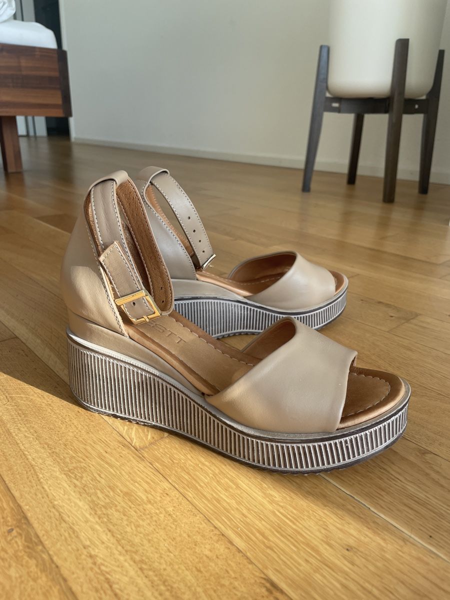 Damenschuhe: Leather platform sandal shoes 37 – Neu (gemäss Beschreibung) aus Zug von dmjtita