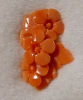 Koralle mit Blütenschnitzerei geeignet als Anhänger 8.80ct