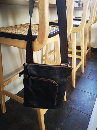 Sac en bandoulière noir pour femme ou homme