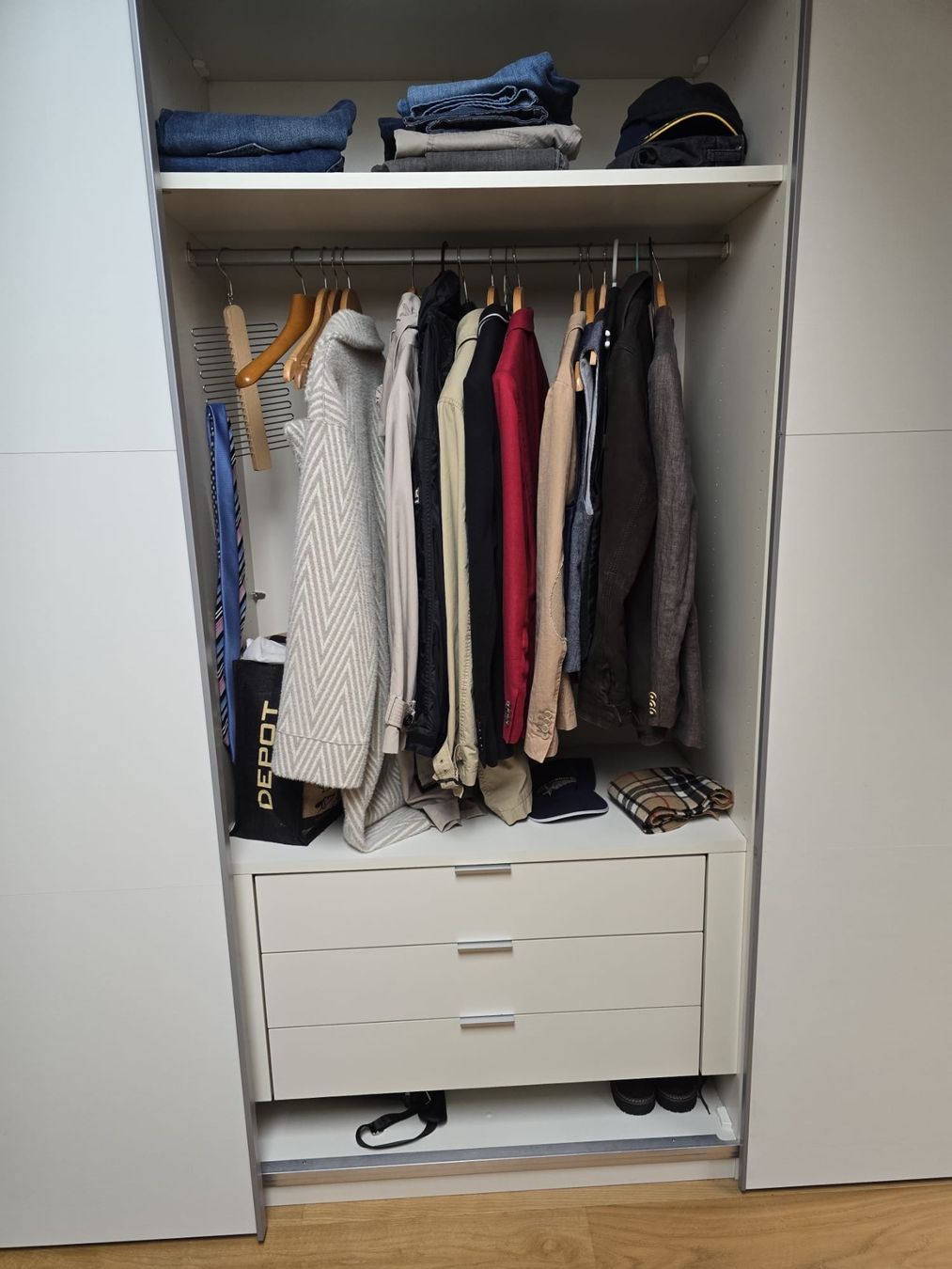 Armoires: Kleiderschrank – D'occasion à Weissbad par KarinG73 2