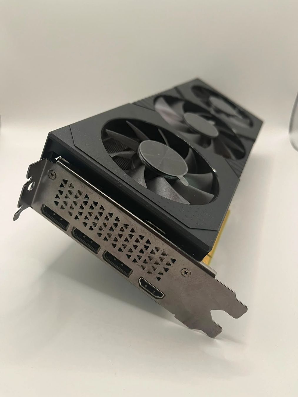 Nvidia Schede grafiche: NVIDIA GeForce RTX 4070 Ti Super – Usato da Windisch venduto da rsol22 1