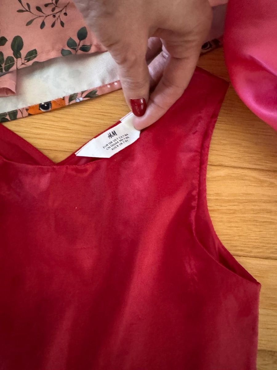 Lotti & Set di vestiti: Kleider für Mädchen plus zwei Tachen – Usato da Schlieren venduto da BIBOSA 1