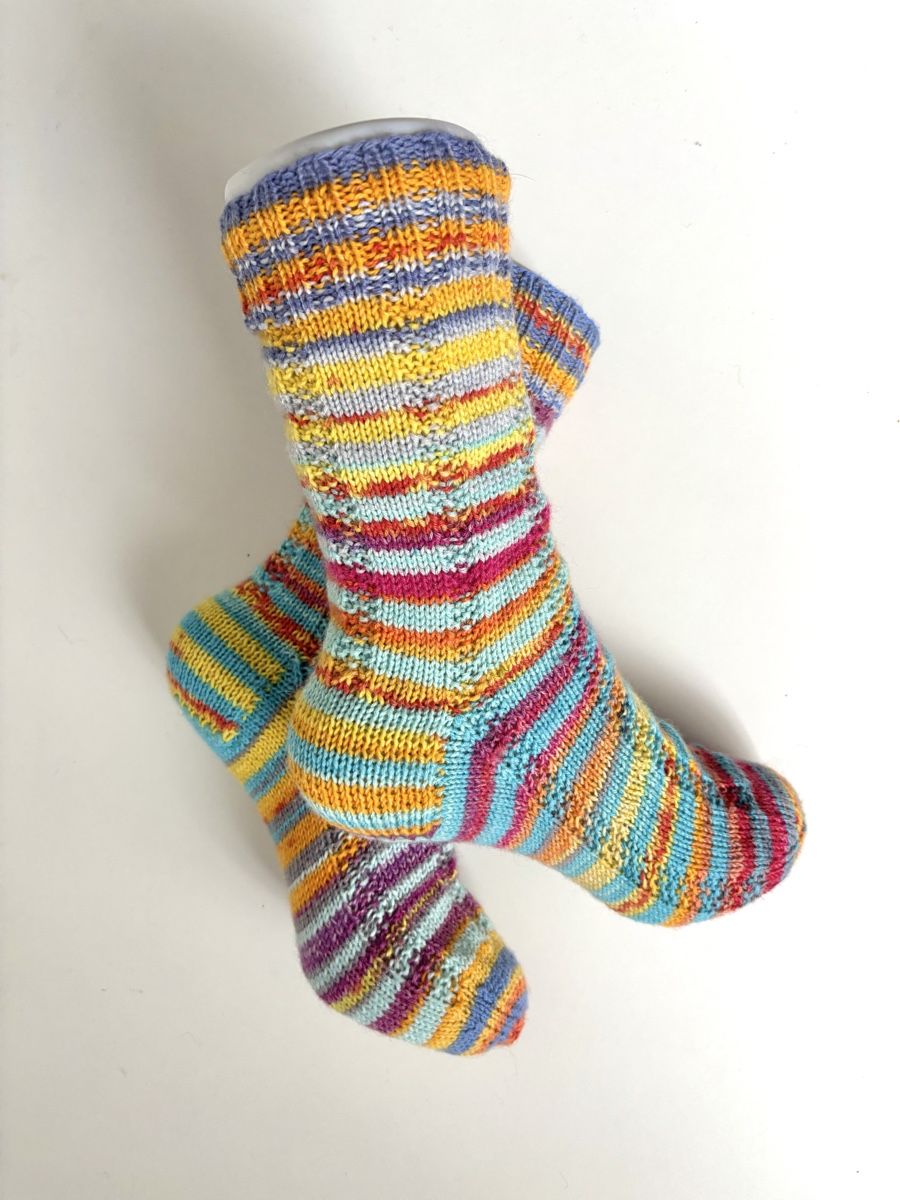 Calze: Fröhliche Ringelsocken, handgestrickt, Grösse 37-39 – Nuovo e nell'imballaggio originale da Fislisbach venduto da handglismet 1