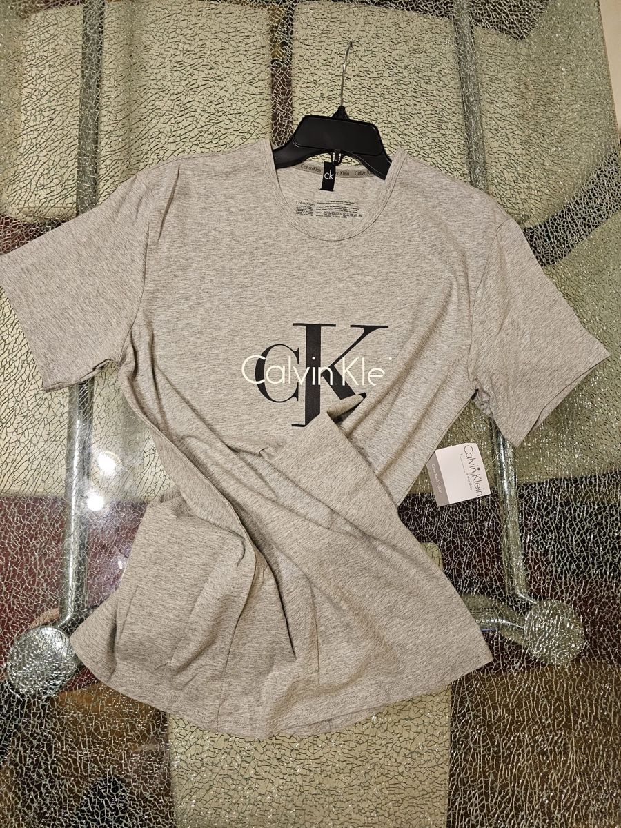Calvin Klein T-shirts: Calvin Klein Gr. L – Neuf (Voir description) à Luzern par Reni025 4
