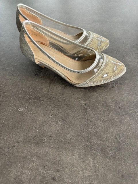 Schuhe für Mädchen: Prinzessinnen-Schuhe Grösse 33 – Gebraucht aus Rorbas von binajas 1