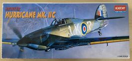 Modell 1:72 - Hawker Hurricane Mk. IIC von Academy