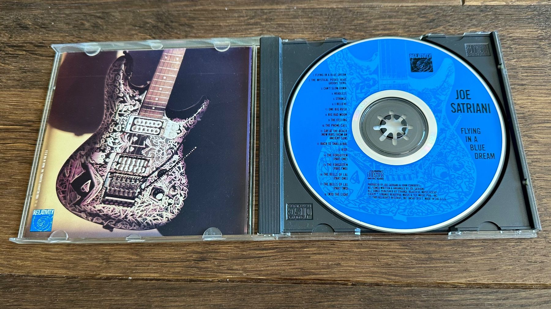 CD: Joe Satriani - Flying in a blue dream - CD – Usato da Pontresina venduto da il-bain 2