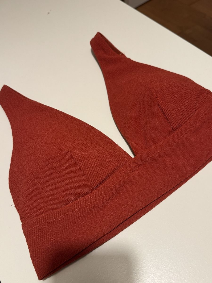 C&A Costumi da bagno & Bikini: Bikini Oberteil mit Cups von C&A Grösse 36 B. – Nuovo (secondo la descrizione) da Adliswil venduto da StephanieAnnina 1