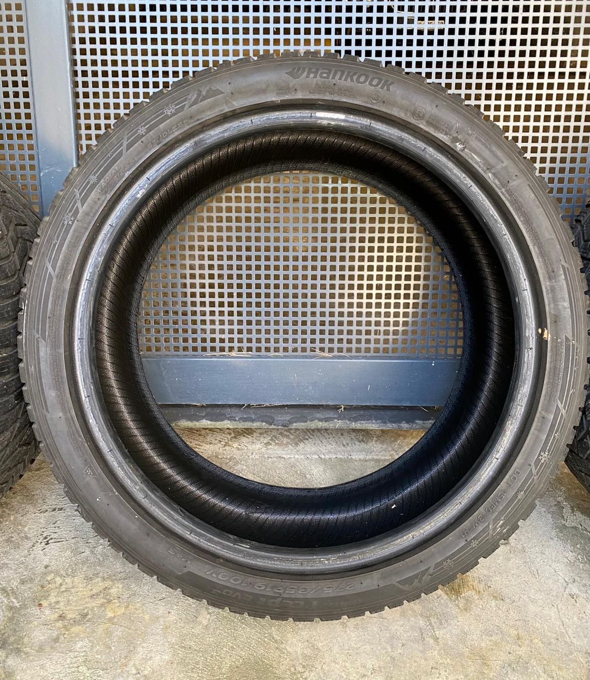 Hankook Pneus & Kompletträder: 4 Hankook Winterreifen – Gebraucht aus Sommeri von Gim- 4