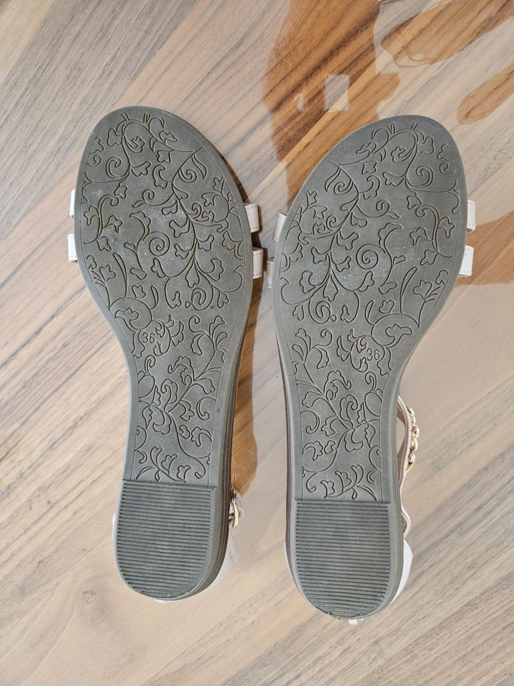 Scarpe per ragazze: Sandalen gr.36 – Nuovo (secondo la descrizione) da Wohlen AG venduto da france19m 2