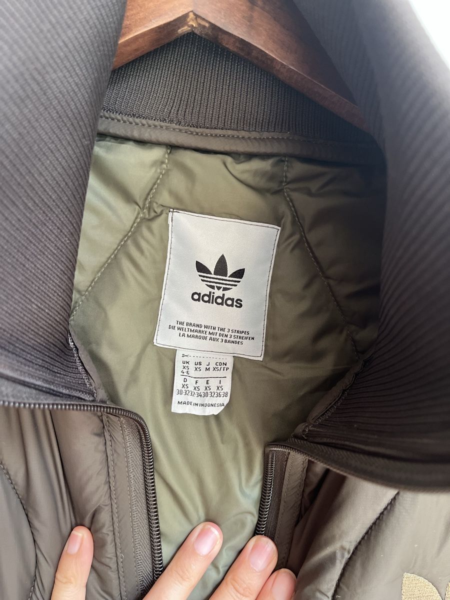 Adidas Vestes: adidas Steppjacke oversized M neuwertig – Neuf (Voir description) à Zeiningen par man_69cj 2