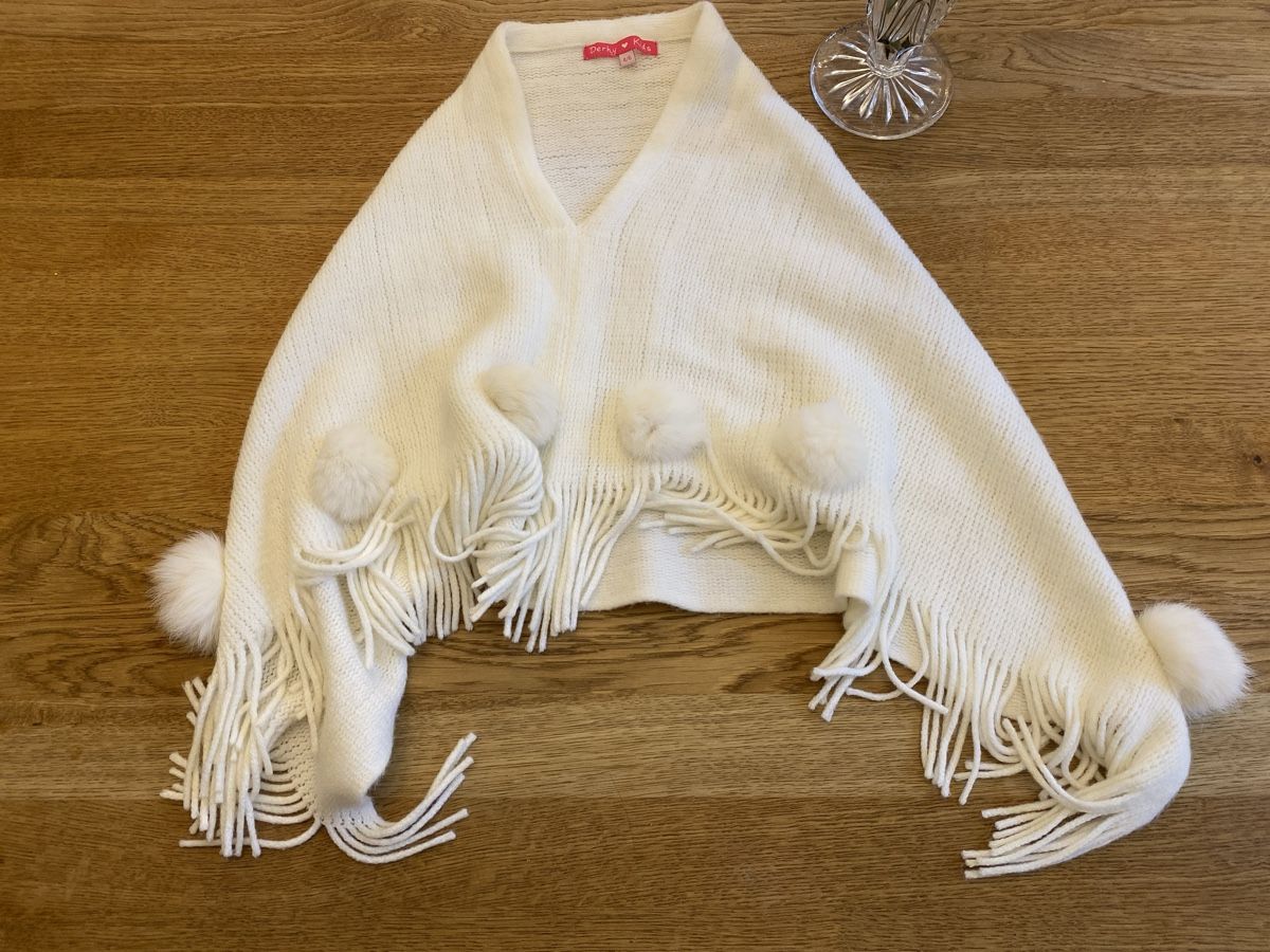 Giacche & Cappotti: Weisses Mädchen Poncho Fransen Pelz Gr.4/6 – Usato da Rubigen venduto da Mukuru