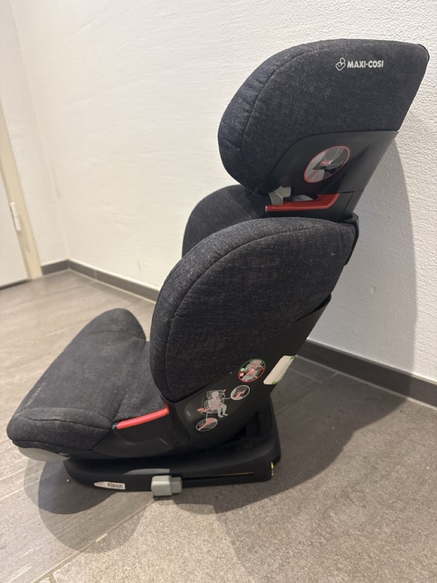 Maxi-Cosi Seggiolini per auto: Maxi-Cosi RodiFix Kindersitz  – Usato da Meggen venduto da Gosioonia 1