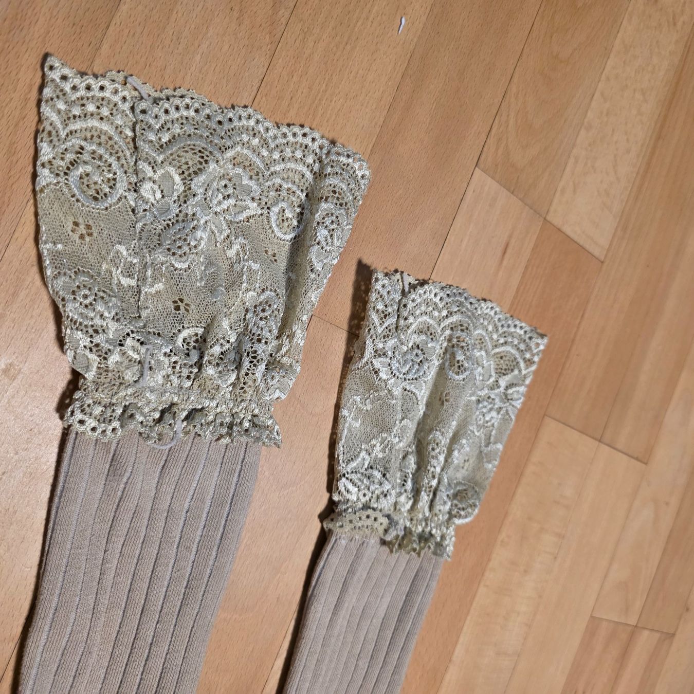 Calze & Collant: Vintage Strümpfe Beige mit Spitze Gr. M romantisch – Usato da Wald ZH venduto da CapLux 4
