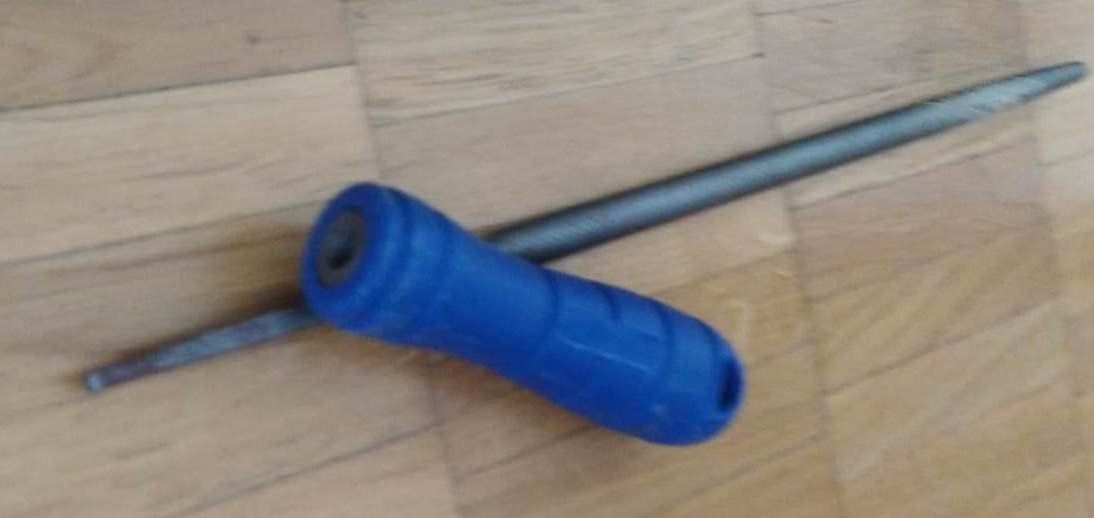 Tutti gli attrezzi: Feile mit ergonomischem Griff - 39 cm - – Usato da Zürich venduto da 1-2-3-Kaufen