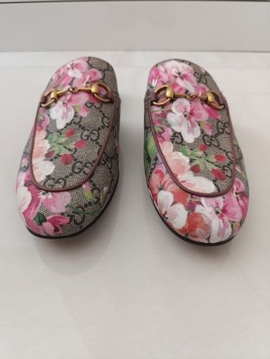 Gucci Damenschuhe: Gucci Mules Blumenmuster Beige/Rosa Grösse 37 – Gebraucht aus Hergiswil NW von pol_9dl8 2