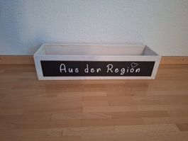 Neuwertige Holzkiste "Aus der Region"