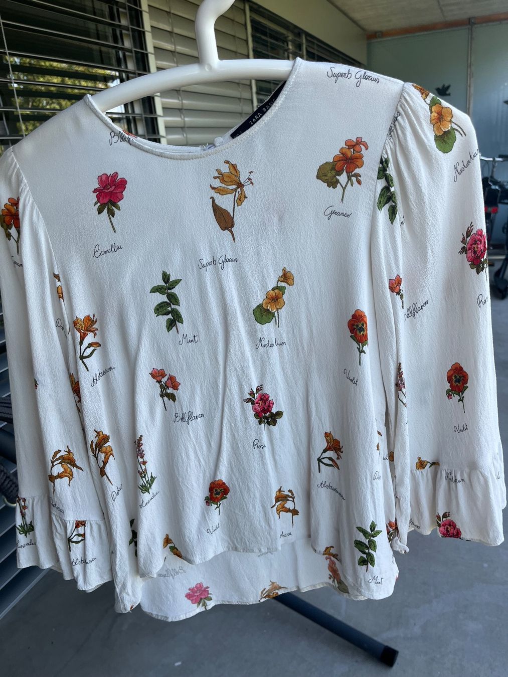 Zara Camicette: Boho Hemd Blumen Zara; Versand 2 Fr. – Usato da Zürich venduto da maral787 1