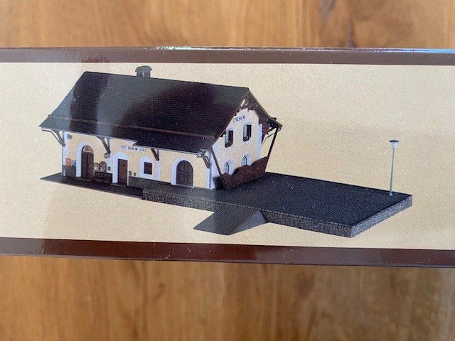 Faller Modelleisenbahnen: Faller Bauset Bahnhof "Susch" – Neu und originalverpackt aus Adelboden von diana_ch 2
