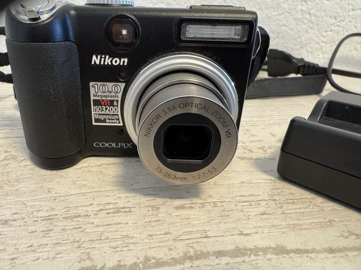 Nikon Appareil photo: Nikon coolpix p5000 digitalkamera – D'occasion à Zunzgen par milesdavis76 1