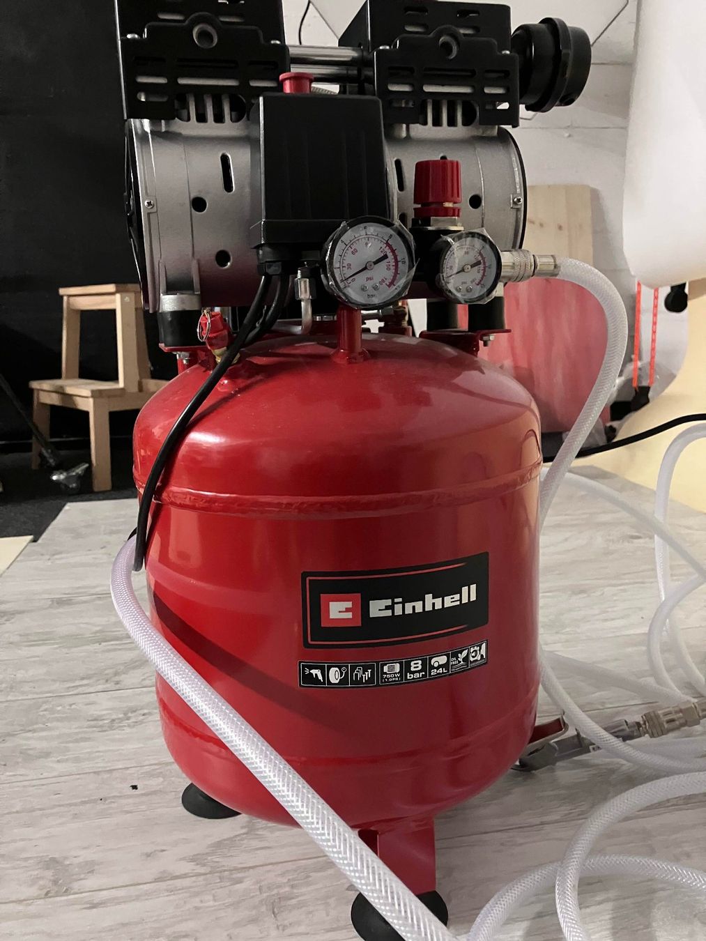 Einhell Compresseurs: Einhell Kompressor TE-AC 24 Silent  & Druckluft-Set 3-tlg. – D'occasion à Rümlang par deniz-78 1