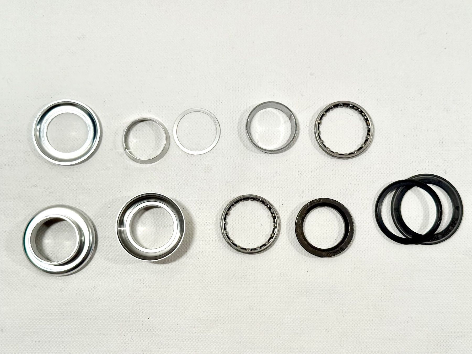 Pezzi di ricambio: UNKNOWN 1" sealed thraedless ahead headset Steuersatz – Usato da Luzern venduto da bikeandbeltcom 1