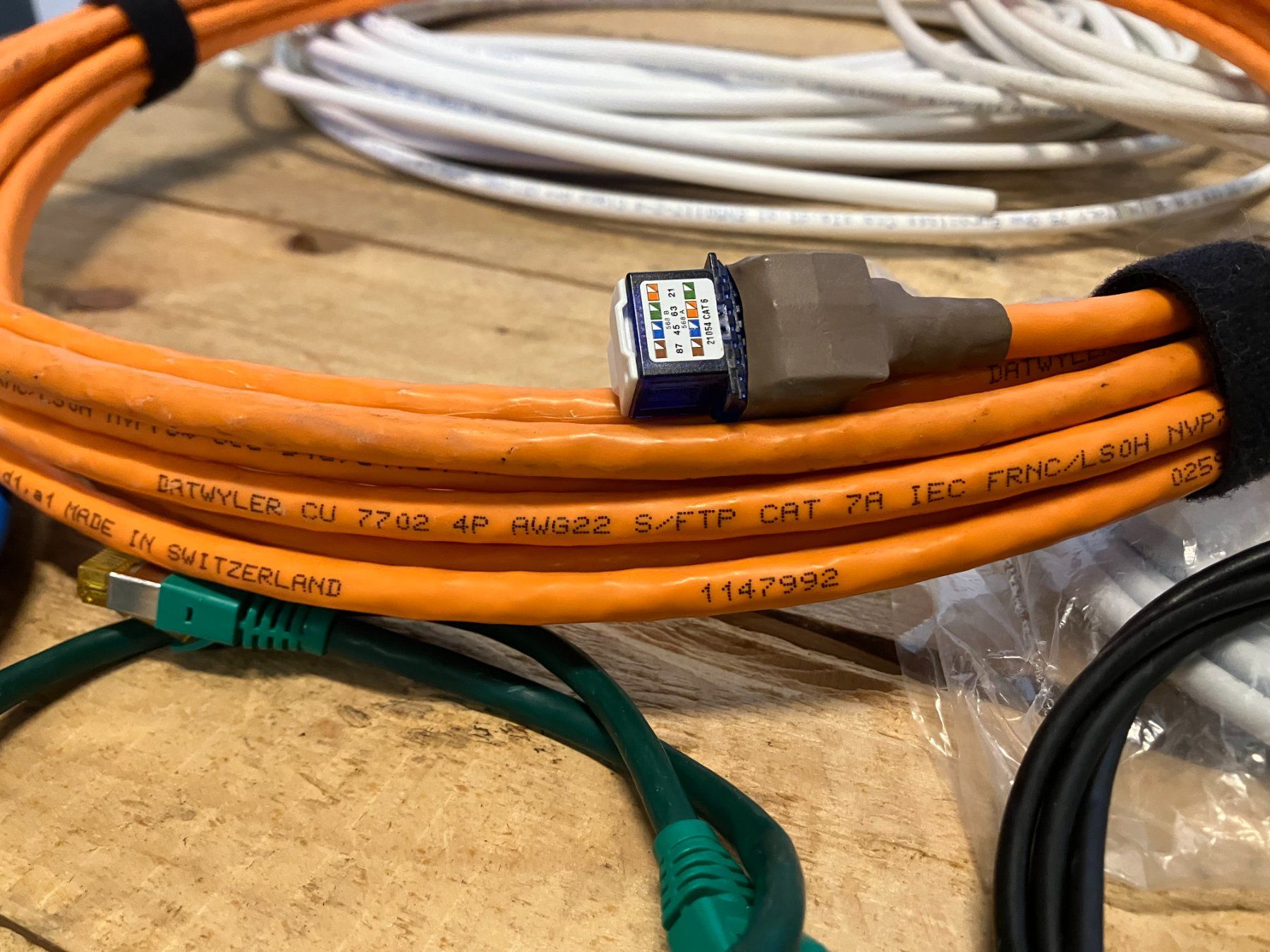 Kabel: Post. div. Antennen, Netzwerk, Serverkabel div. Länge ab 1.- – Gebraucht aus Lichtensteig von Buy24International 4