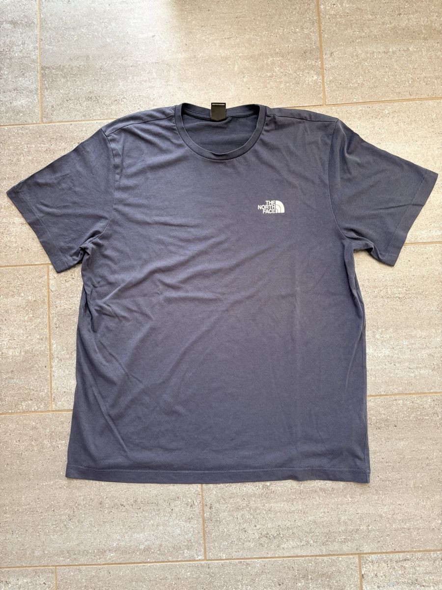 North Face T-shirt: The North Face T-Shirt XL – Nuovo (secondo la descrizione) da Seengen venduto da Matrix2020