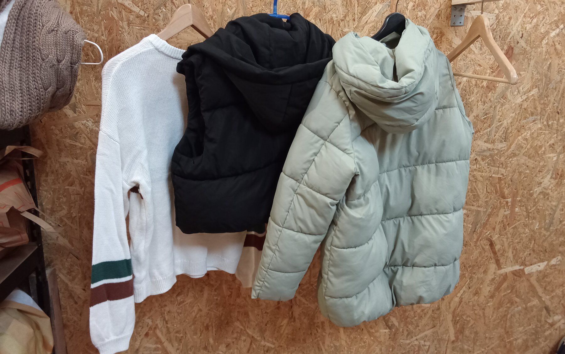 Lotti di vestiti: Jacke, Pullover, Weste und Mützen – Usato da Mollis venduto da 5903philipp 1