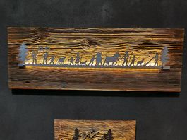 Mon Petit Chalet La Suisse LED Wandbild - echtes Chalet Holz