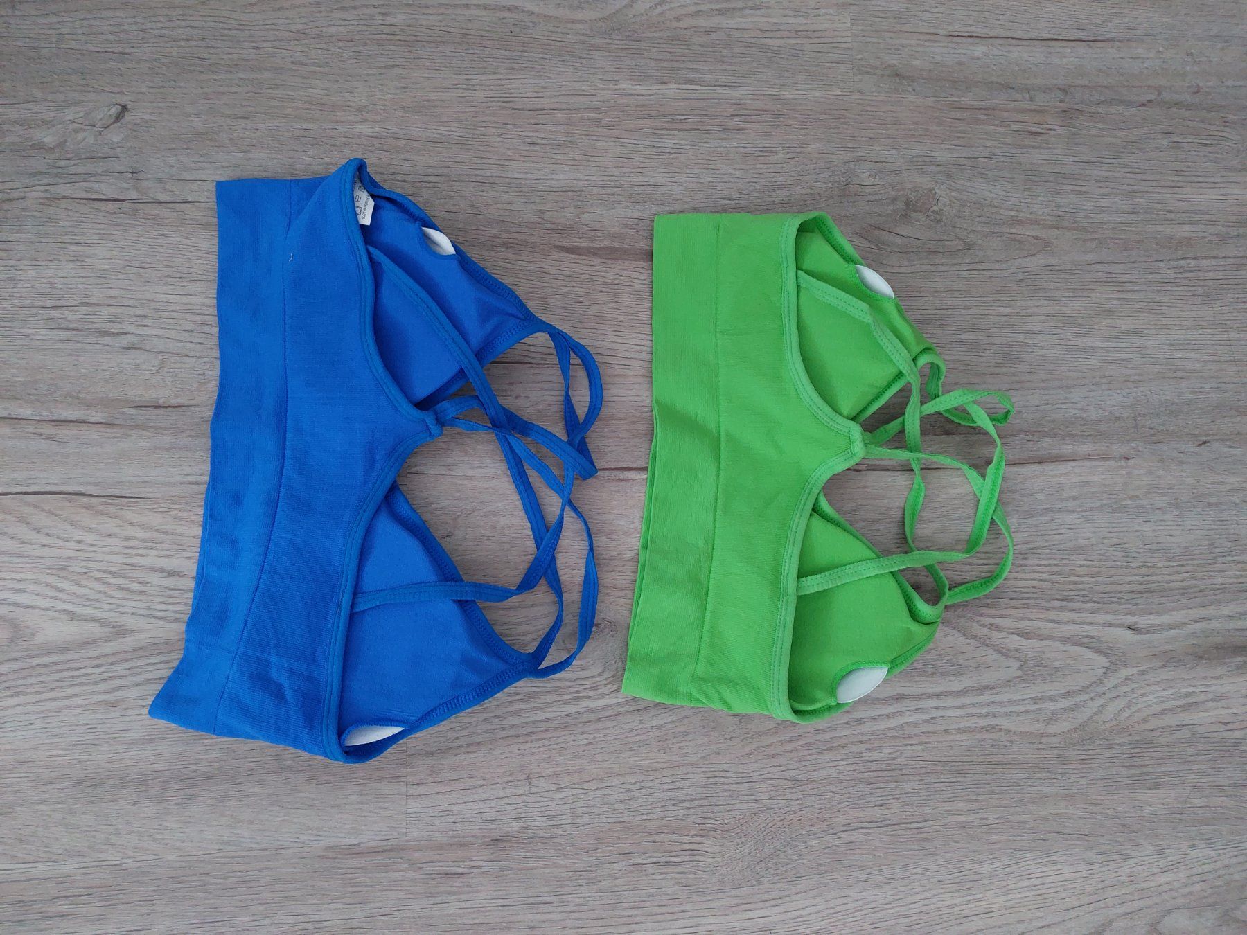 Top: 2 Sport BH's – Nuovo (secondo la descrizione) da Wangs venduto da Manda30 1