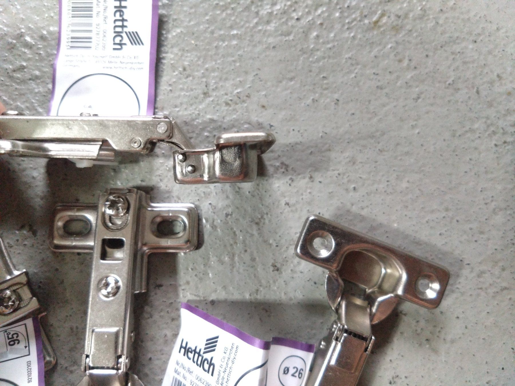 Supporti a parete: Hettich Scharniere, 4 Stück neu, 26mm – Nuovo (secondo la descrizione) da Lenzburg venduto da Timituckle 6