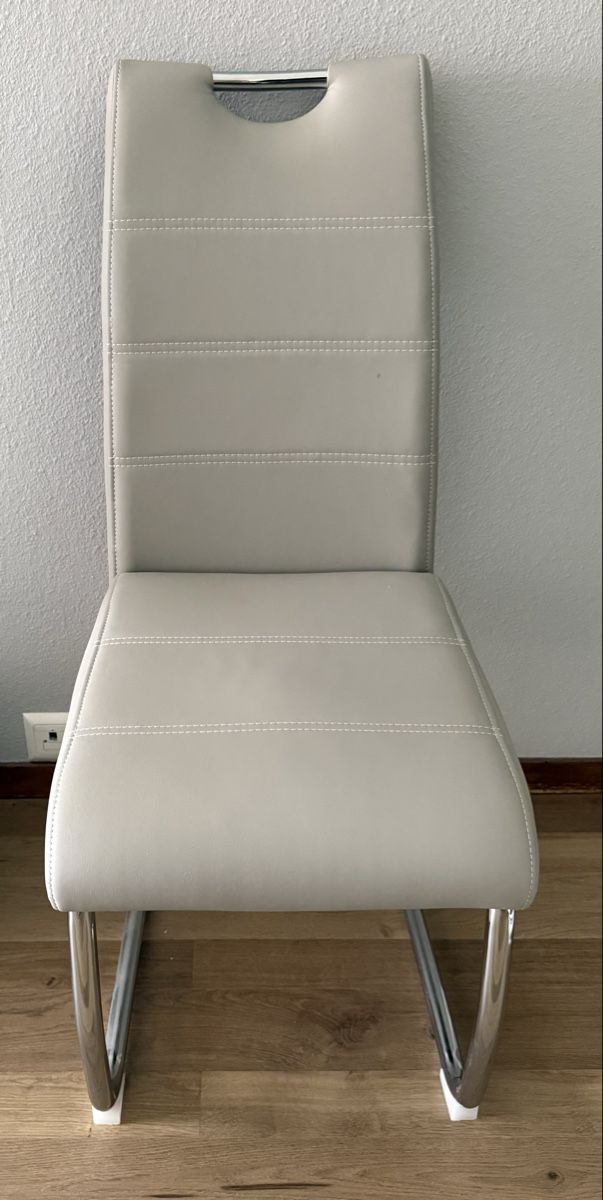 Sedie:  Esszimmerstuhl Freischwinger – Usato da Bachenbülach venduto da MC.94